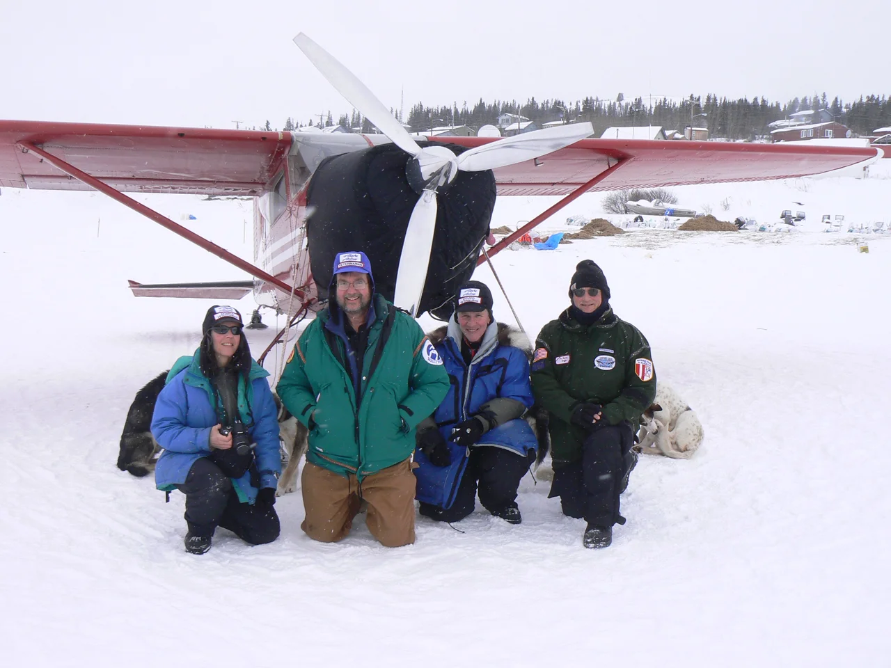 The veterinary team at the White Mountain checkpoint in March 2008